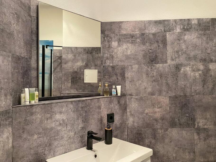 Innenstadt Refugium In Ruhiger Wasserlage+Balkon ไลป์ซิก ภายนอก รูปภาพ